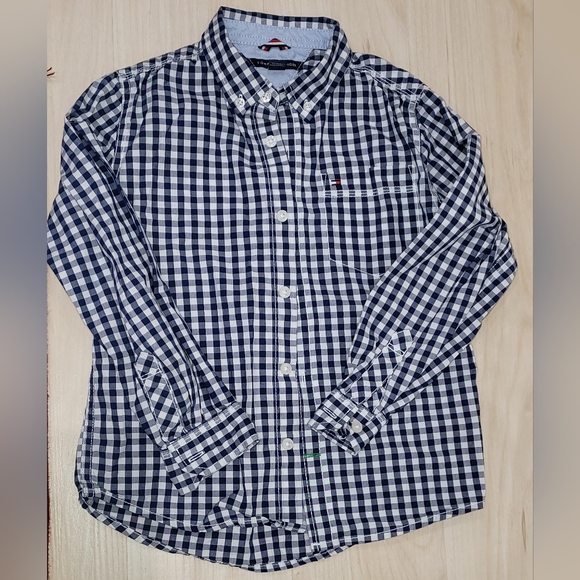 Tommy Hilfiger Other - Boys long sleeve shirt size 7